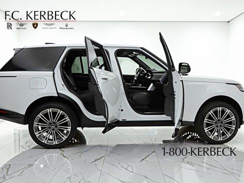 Used 2024 Land Rover Range Rover SE AWD/4WD image 15