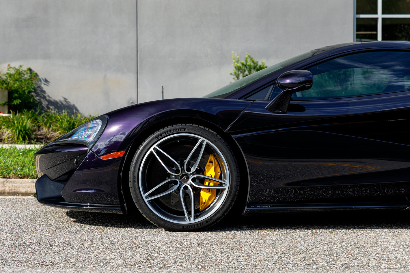Used 2018 McLaren 570S RWD image 13