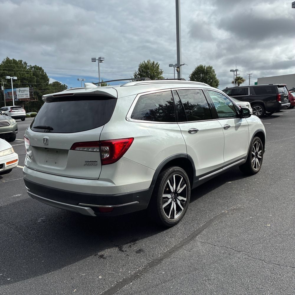 Used 2020 Honda Pilot Touring image 3