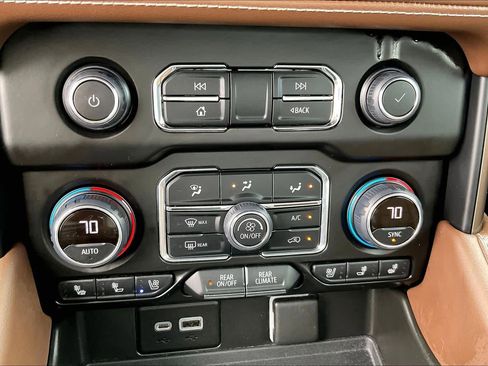 Used 2022 Chevrolet Tahoe High Country image 33