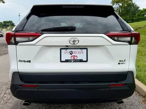 Used 2025 Toyota RAV4 XLE AWD/4WD image 8