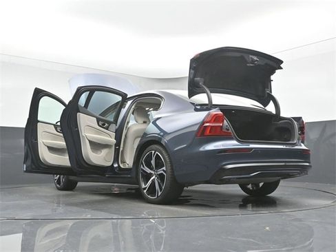 Used 2024 Volvo S60 B5 Ultimate image 52