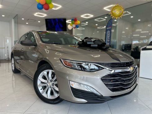 Used 2022 Chevrolet Malibu LT image 3