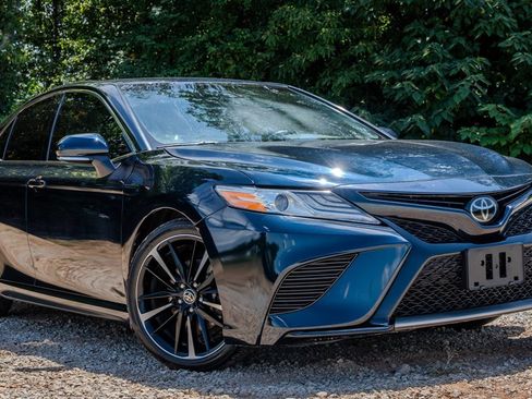 Used 2020 Toyota Camry XSE FWD image 7