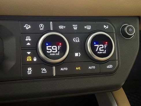 Used 2025 Land Rover Defender 110 V8 image 26