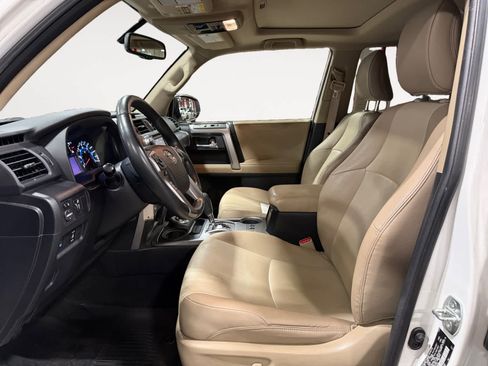 Used 2018 Toyota 4Runner SR5 Premium AWD/4WD image 10