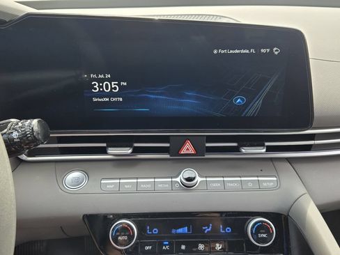 Certified 2024 Hyundai Elantra SEL FWD image 18