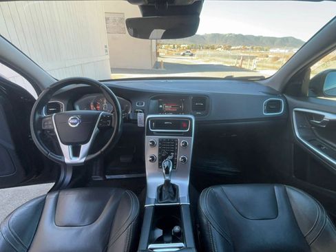 Used 2017 Volvo S60 T5 Dynamic w/ Vision Package image 8