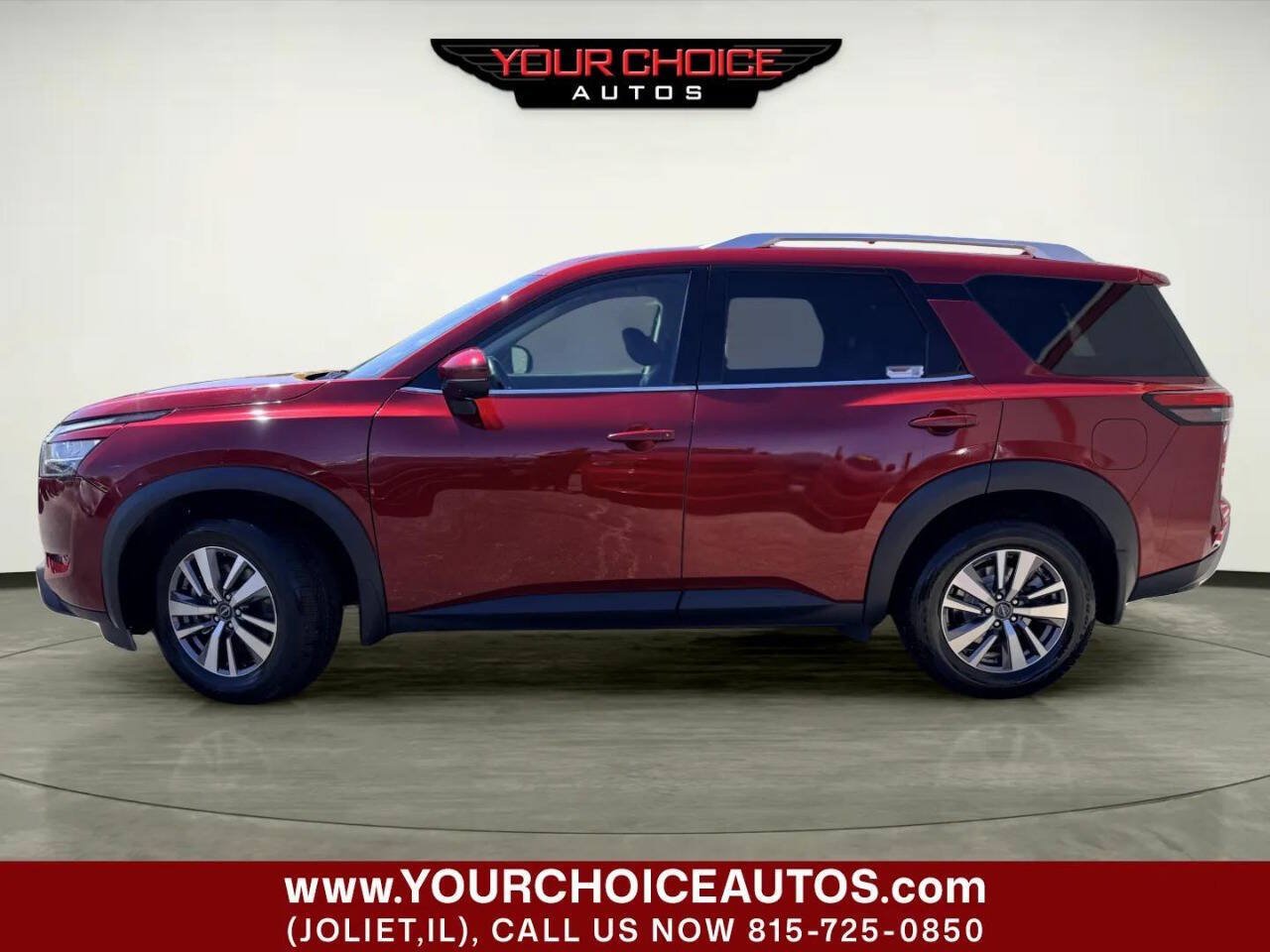 Used 2022 Nissan Pathfinder SL w/ SL Black Package AWD/4WD image 2