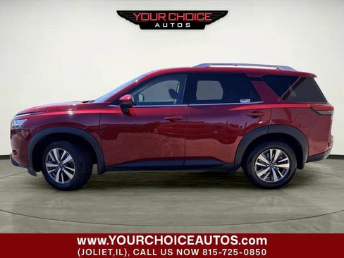 Used 2022 Nissan Pathfinder SL w/ SL Black Package AWD/4WD image 2