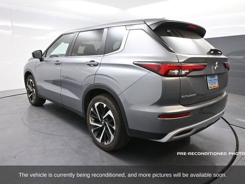 Used 2024 Mitsubishi Outlander SE image 5
