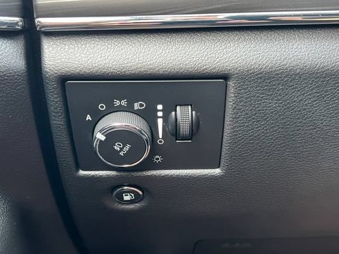 Used 2020 Jeep Grand Cherokee Limited AWD/4WD image 21