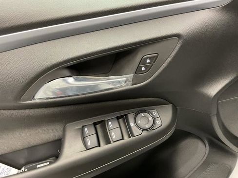 New 2025 Buick Envista Preferred image 10