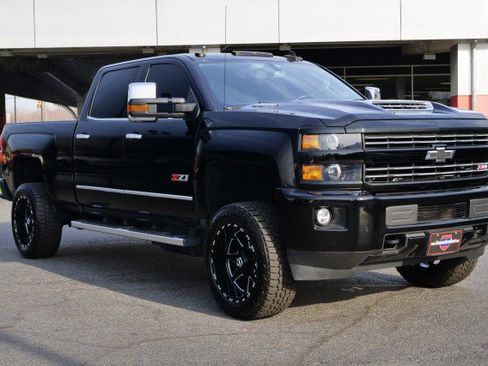 Used 2017 Chevrolet Silverado 2500 LTZ w/ Duramax Plus Package image 4