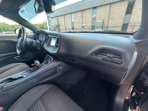 Used 2019 Dodge Challenger SXT image 17