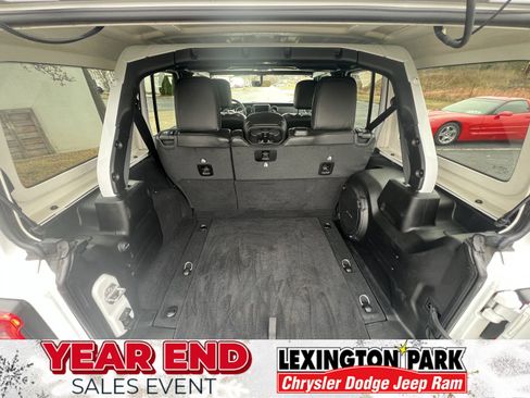 Used 2023 Jeep Wrangler Unlimited Sahara image 9