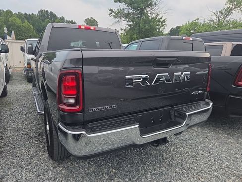 Used 2025 RAM 2500 Big Horn AWD/4WD image 4