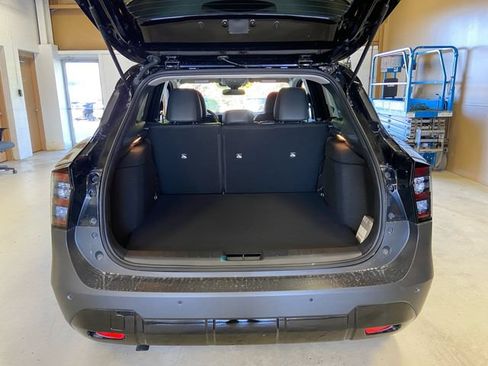 New 2026 Nissan Kicks SR w/ Cold Weather Package AWD/4WD image 17