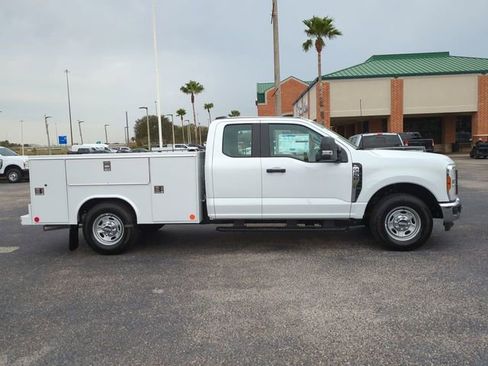 New 2026 Ford F250 XL w/ XL Chrome Package RWD image 4