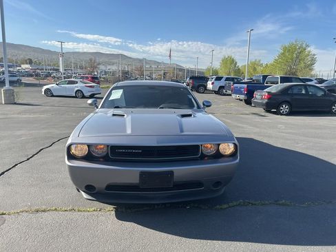 Used 2014 Dodge Challenger SXT image 11