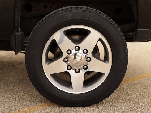 Used 2016 Chevrolet Silverado 2500 LTZ w/ Custom Sport Edition image 41