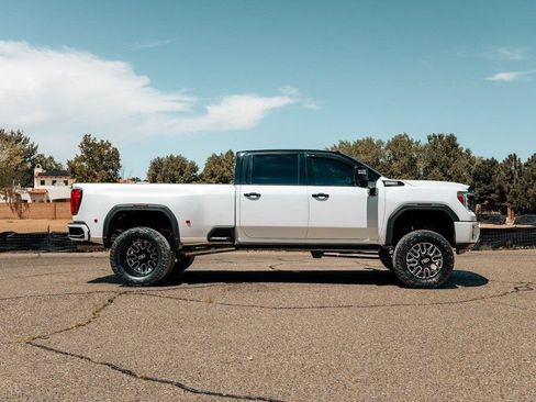Used 2023 GMC Sierra 3500 Denali w/ Denali Ultimate Package AWD/4WD image 8