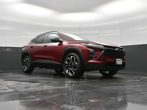 Used 2025 Chevrolet Trax RS w/ Driver Confidence Package image 18