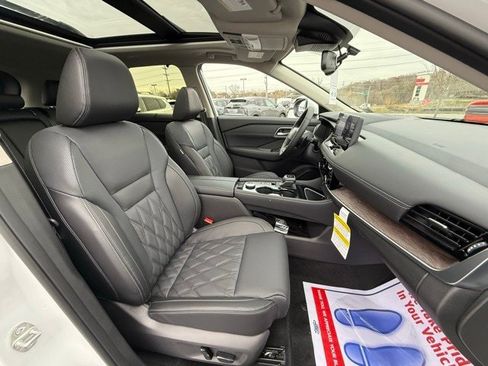 New 2026 Nissan Rogue Platinum image 19