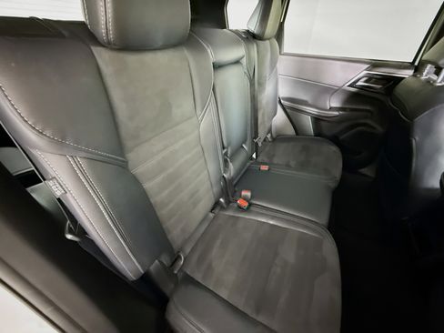 Used 2024 Mitsubishi Outlander SE Black Edition FWD image 34