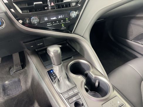 Used 2024 Toyota Camry XSE image 16