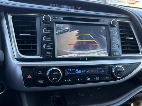 Used 2015 Toyota Highlander Limited Platinum AWD/4WD image 19