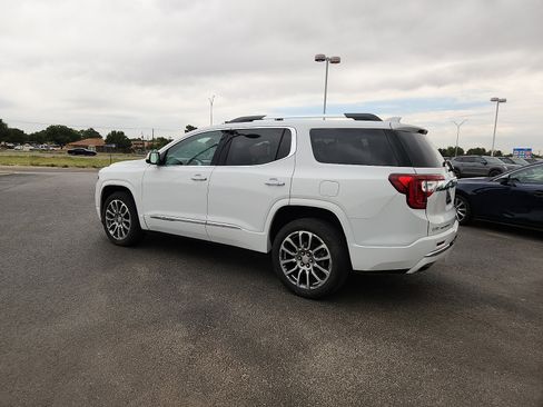 Used 2022 GMC Acadia Denali w/ Denali Ultimate Package FWD image 4