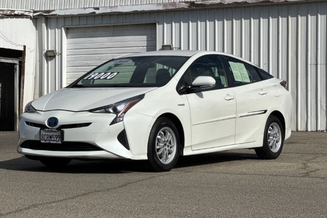 Used 2018 Toyota Prius Three FWD image 8