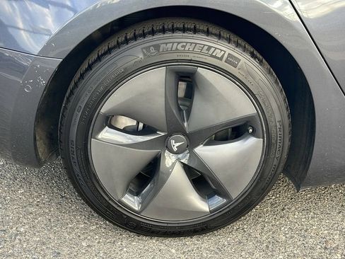 Used 2018 Tesla Model 3 Long Range image 25