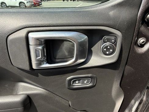 Used 2024 Jeep Wrangler Sport S image 13