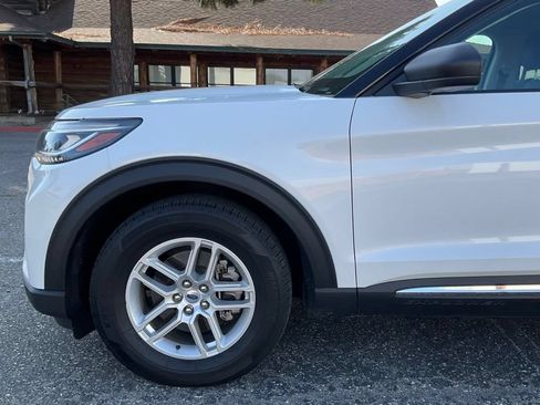 Used 2025 Ford Explorer Active w/ Active Comfort Package RWD image 10