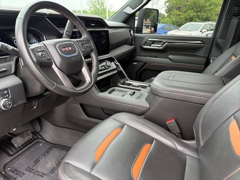 Used 2024 GMC Sierra 2500 AT4 w/ AT4 Premium Plus Package AWD/4WD image 18