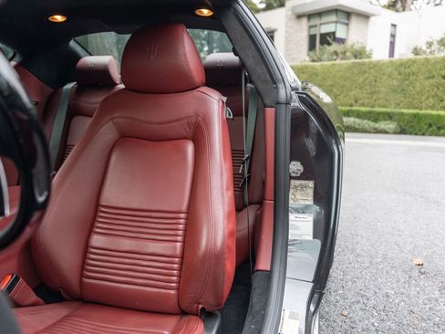 Used 2009 Maserati GranTurismo S RWD image 31