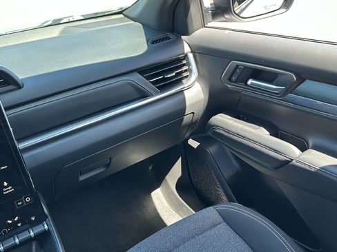 Used 2025 GMC Terrain Elevation AWD/4WD image 19