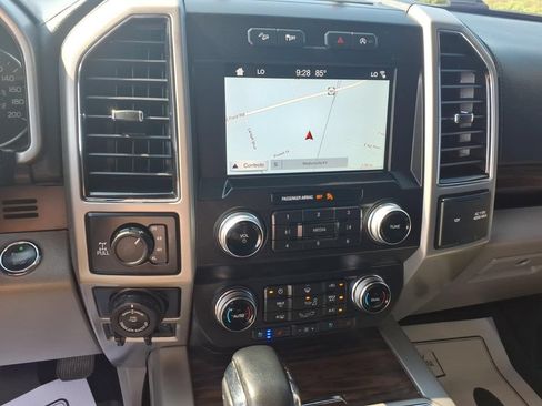 Used 2019 Ford F150 Lariat w/ Equipment Group 502A Luxury AWD/4WD image 9