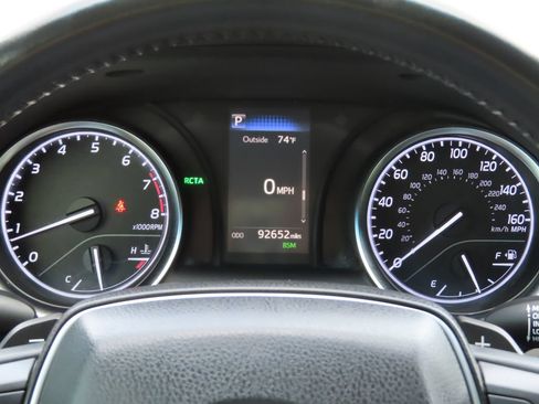 Used 2018 Toyota Camry SE w/ Moonroof Package FWD image 18