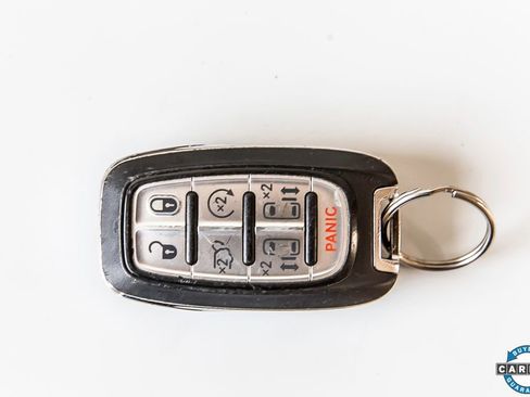 Used 2023 Chrysler Pacifica Touring-L image 38