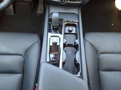 Certified 2025 Volvo S60 B5 Core FWD image 19