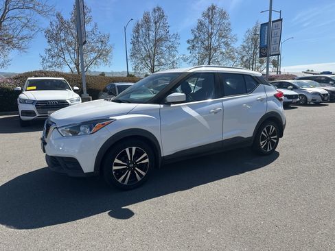 Used 2020 Nissan Kicks SV image 5