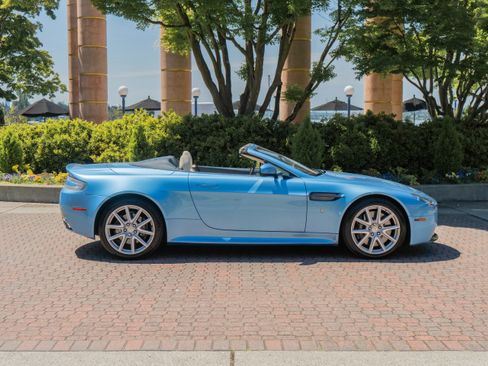 Used 2012 Aston Martin V8 Vantage S RWD image 40