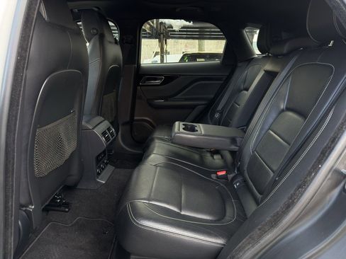 Used 2018 Jaguar F-PACE R-Sport image 39