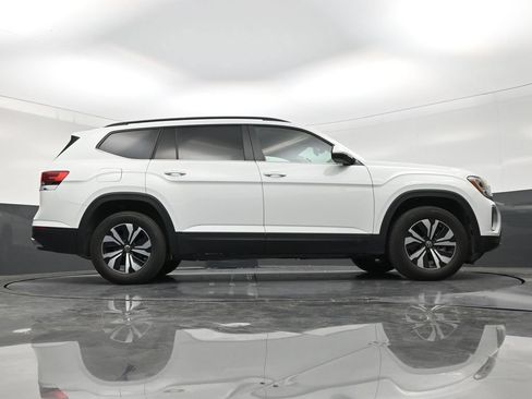 Used 2025 Volkswagen Atlas SE FWD image 25
