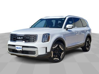 Used 2024 Kia Telluride S w/ S Sunroof Package