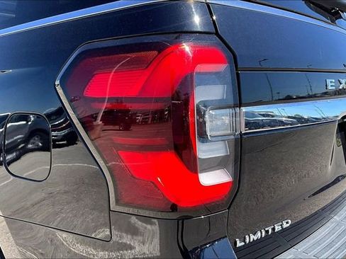 Used 2024 Ford Expedition Limited AWD/4WD image 29
