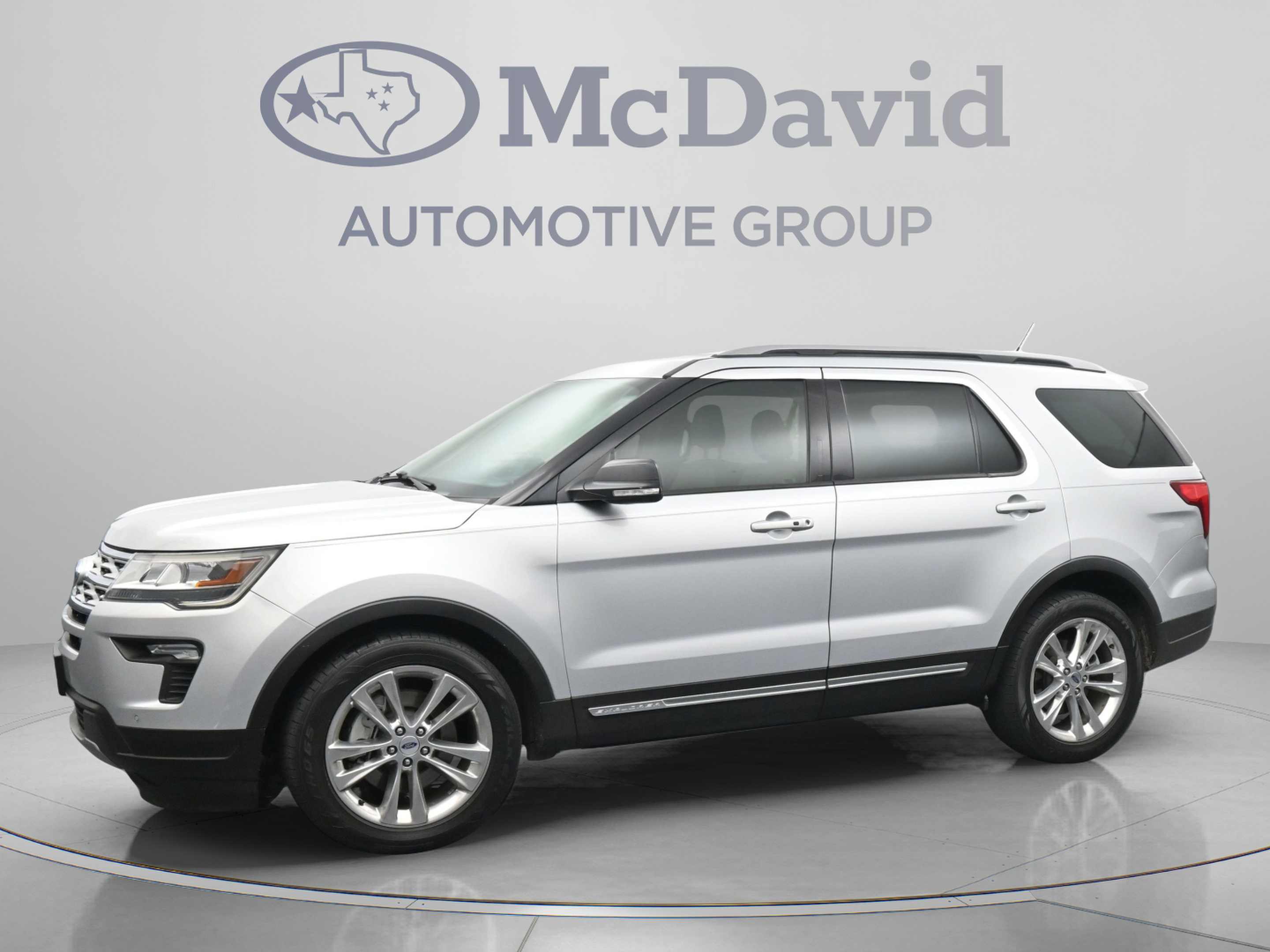 Used 2019 Ford Explorer XLT w/ Equipment Group 202A FWD image 5